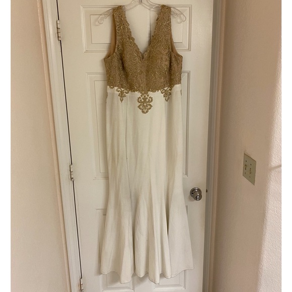 Formal Prom Maxi Dress - Picture 1 of 3